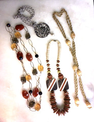 BIG LOT 4 VINTAGE STATEMENT NECKLACES 1970s-1980s-1990s WOOD/METAL/GLASS