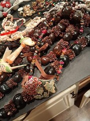 VTG costume jewelry lot Sell As Pictured Can Some Pieces Missing/broken (7)2