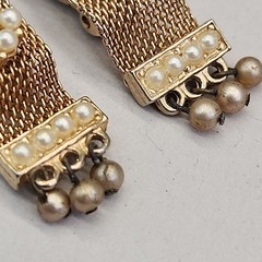 Vintage Leru Mesh Earrings Clip On Gold Tone Dangle 1 5/8″