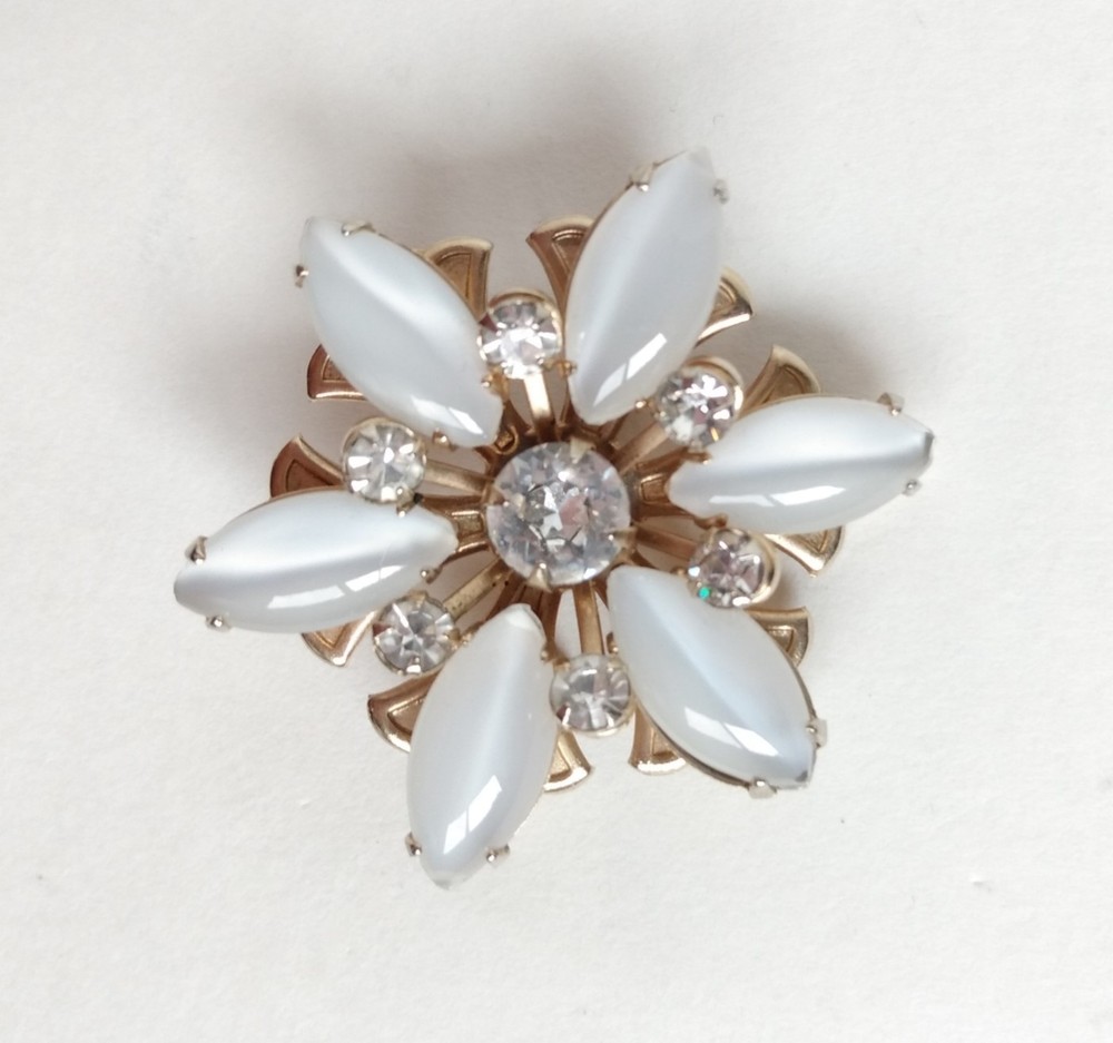 Vintage Mid Century White Flower Rhinestone Milky Bead Gold Tone Brooch Pin MCM