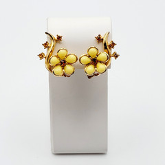 Pale Yellow Thermoset Flower w Orange Rhinestone Gold Tone Clip On Vtg Earrings