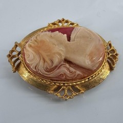 Vtg Lind Gal LG Cameo Brooch Pendant Pink Gold Tone Silhouette