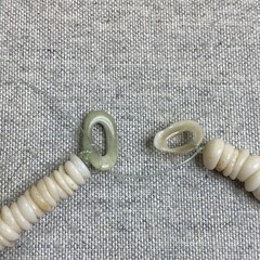 Vintage Hawaiian Puka Shell Bead Necklace 17.75 Inch Graduated up to 8.2mm