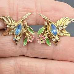 VTG 1940s-1950s Coro Lovebird Clip Earrings – Rhinestone & Enamel Garden Motif