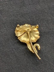 Vtg Gold Tone Carnation Flower Brooch Faux Pearl Center Floral Pin Mid Century