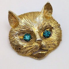 Vintage Gold Tone Cat Face Brooch/Pendant Dangling Rhinestone Eyes 1.75in