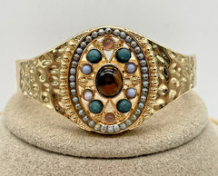 VTG Signed Boho Hammered Gold tone Faux gem Wire choker & hinged bracelet set