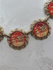 Vtg Goldtone Filigree Encased Glass Asian Man Rickshaw Round Link 17″ Necklace