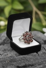 Vintage 925 Sterling Silver Red Garnet Flower Ring Size 7