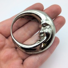 VTG Whimsigoth Crescent Moon Face Celestial Silver Tone Round Brooch Pin 1.95in