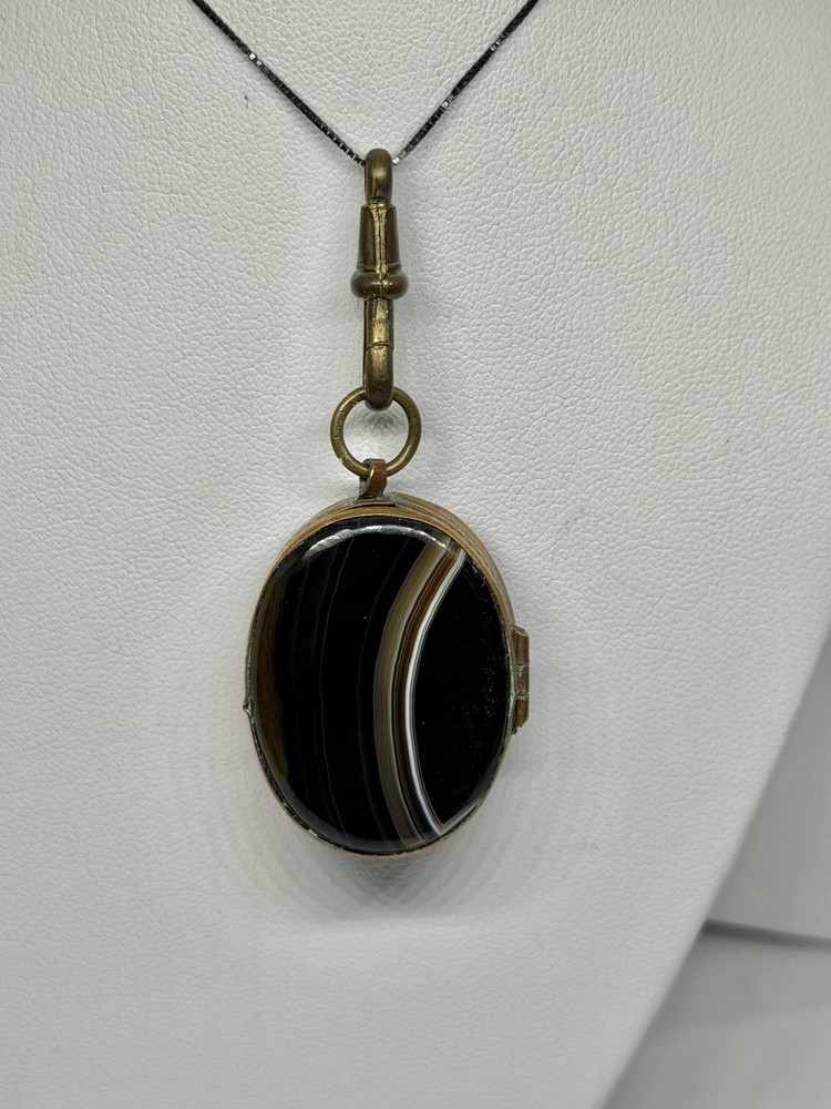 Victorian Double Sided Oval Banded Agate & Agate Locket Pendant Necklace 18”