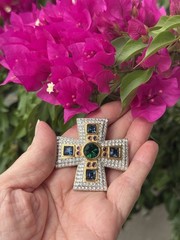 VINTAGE SIGNED SWAROVSKI MALTESE CROSS PIN ~ BROOCH RETIRED COLLECTORS PIECE