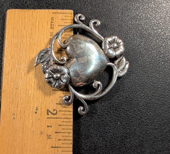 Jezlaine Heart Floral Vine Brooch – Vintage – Sterling 925 – 2″ – 12.3 g