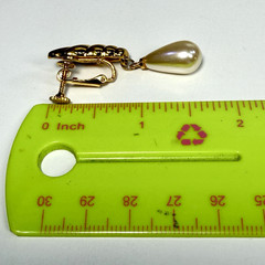 VTG Napier Gold Tone Pearl Drop Dangle Earrings Signed Screw Back Shell Twist