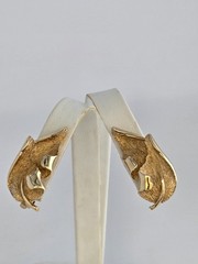 VINTAGE GOLD-PLATED TEXTURED POLISHED CLIMBER LEAF DESIGN CLIP-ON EARRINGS☆1.25