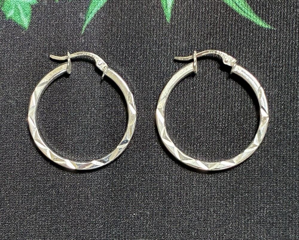 Vintage Sterling Silver 1″ Hoop Earrings Diamont Cut Texture Signed FAS 925