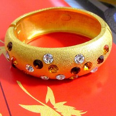 VTG RUNWAY JACKIE COLLINS MATTE GILT BRACELET w SWAROVSKI AMBER CRYSTAL WEIGHTY