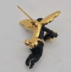 Vintage Coreen Simpson Black Cherub Brooch Gold Tone Cupid Heart Pin Signed