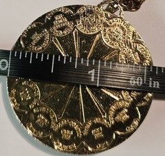 VINTAGE STYLE GOLD-TONE PENDANT NECKLACE ON LINKED 26″ BRIDED CHAIN