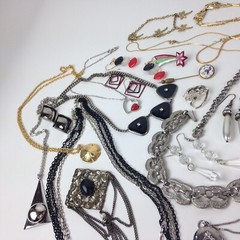 Costume Jewelry Lot Boho Mod metal mixed materials locket black red vtg 22 pc