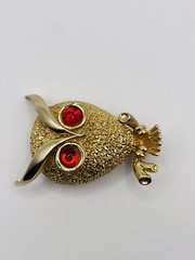 Vintage Unk Mark Gold Tone Red Glass Cabochon Eyed Textured Owl on Branch Brooch