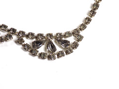 Vintage Weiss Choker Necklace Silver-tone Smoky Gray Rhinestones 14.5″ Hook