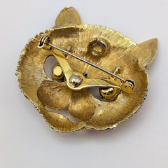 Vintage Gold Tone Cat Face Brooch/Pendant Dangling Rhinestone Eyes 1.75in