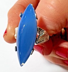 VTG Mid-Century Silver Tone Cocktail Statement Molded Glass Ring Size 7-8 Blue