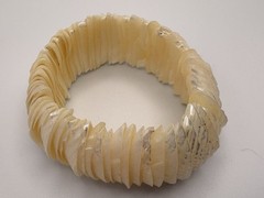 Vintage Articulated Iridescent Shell Segment 1” Wide Stretch Bracelet Size 5.5