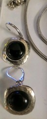 ONYX HAMMERED SILVER NECKLACE AND EARRINGS SET