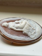Rare lg GAPA Italian shell cameo 9K gold brooch, pendant, Venus Aphrodite Cupid!