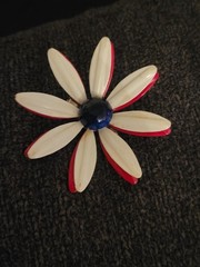 Vintage Stunning Enamel Flower Brooch 1950s To 1970s Good Condition CA E407-4