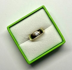 Pre-owned Vintage 14k Band with a 4mm Cubic Zirconia (CZ)
