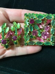 RARE Vtg Juliana D&E Book Set Pink Green Brooch & Earrings Set Uranium Glass