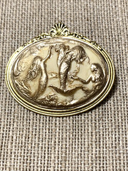 NEW ITEM*LG ELEGANT ART DECO SET MERMAIDS CAMEO BROOCH/PENDANT COMBO-ivy/gold