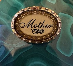 VINTAGE Maximal Art Signed “MOTHER” Oval Pearl Gold Tone Pin!!