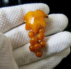 Vintage Natural Baltic Amber Grapes Brooch USSR Gold Plated Pin