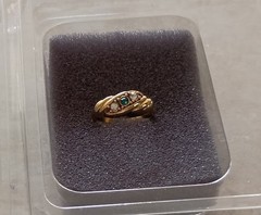 Vintage Avon Simulated Emerald and Cubic Zirconia Stone Ring Size 8 Original Box