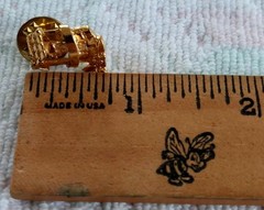 Vintage Small Goldtoned Wishing Well Lapel Hat Pin