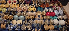Vintage Mod Earrings Lot Of 117. 3lbs 15oz. 38 Signed Monet Hobé Avon Trifari…