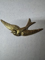 VINTAGE BRASS STAMPING OF BIRD FOR JEWELRY/CRAFT/DECORATION NEW OLD STOCK