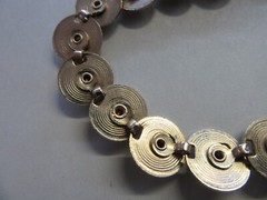 Beautiful Vintage 1950’s Gold Tone Circle w Crystals Bracelet 7 1/4″
