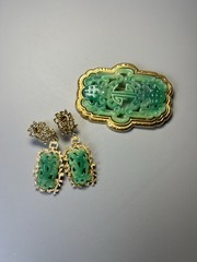 VTG VENDOME FAUX JADE GOLDTONE LARGE BROOCH & CLIP ON EARRINGS