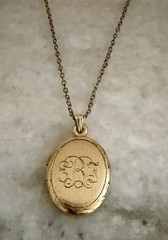 Vintage Roman Gold Filled Signed Photo Locket Pendant Necklace Chain EBF 18”