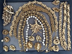 Vintage 100% CROWN TRIFARI Jewelry Lot Missing Stones Minor Repairs 38 Pieces