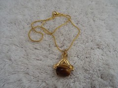 Goldtone Tiger’s Eye Stone Pendant Necklace (D19)