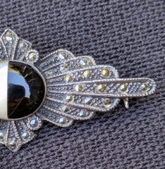 Vintage 925 Sterling Silver Marcasite Black & White Brooch Pin MOP Stone F3