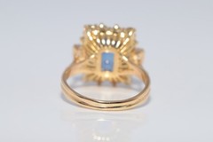 Vintage Circa 1980s 18k Gold Natural Diamond And Oval Cut Sapphire Ring