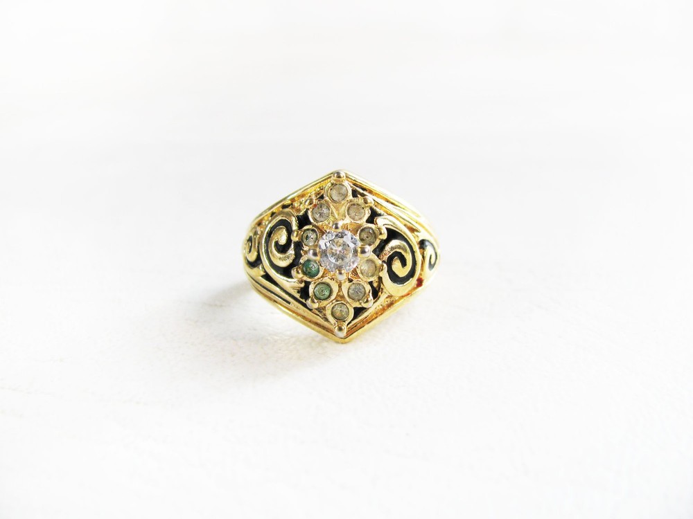 Ornate Chunky Vintage Costume Gold White Stone Cluster Ring – Size 8