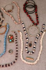 Vintage to Mod costume jewelry mixed lot (#1035)